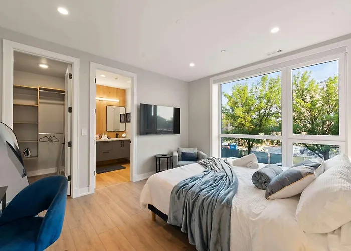 New Build In Pilsen Spacious 2 Bed 2 Bath Unit Appartement *