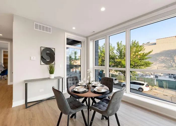 New Build In Pilsen Spacious 2 Bed 2 Bath Unit Appartement *